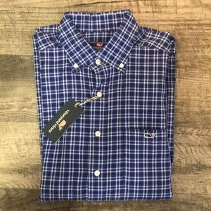 NWT Vineyard Vines button down shirt (Men’s M)